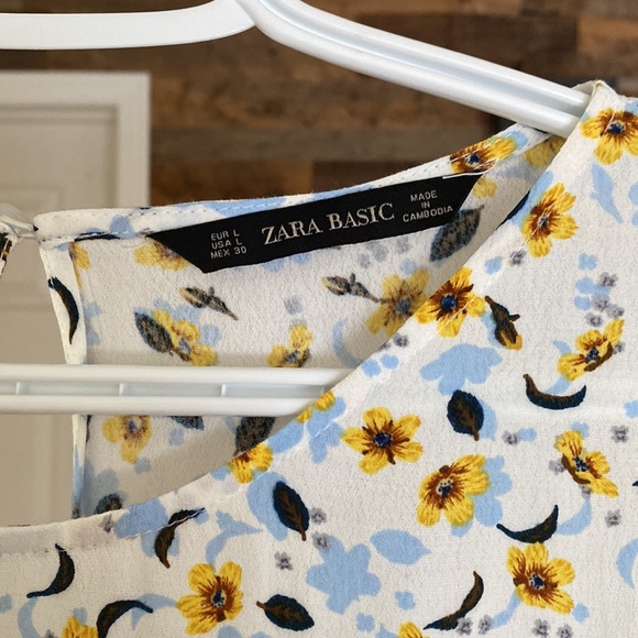 Zara Basic Floral Sleeveless shirt - Picture 3 of 4